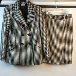 Carlisle black - white hounds tooth wool suit NWOT